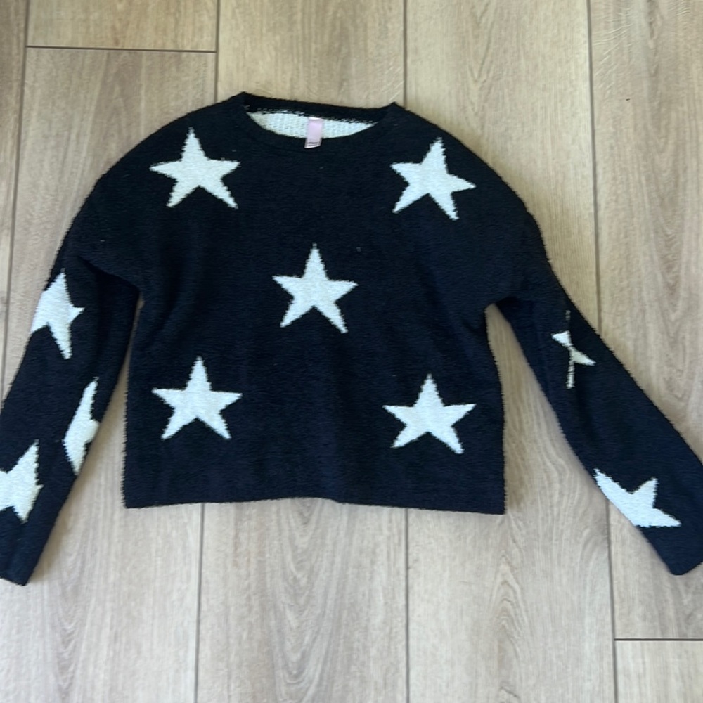 Black and white star sweater